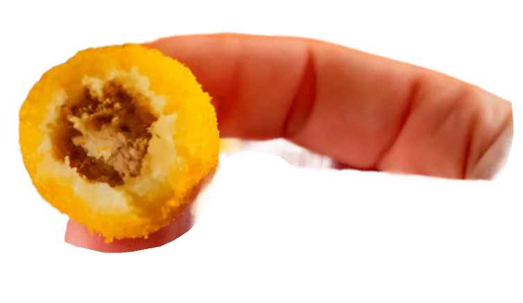 Detalhe de uma coxinha de carne crocante e dourada – Vó Linda Casa de Salgados